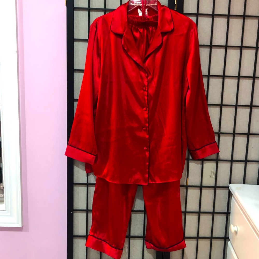 ♥️ SECRET TREASURES 2pc red satin sleepwear set size S NWOT - Picture 5 of 8